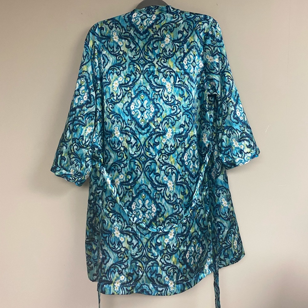 Silky Robe - Picture 5 of 5